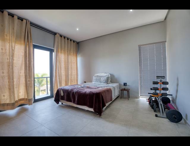 4 BEDROOM HOUSE FOR SALE IN PALM LAKES ESTATE